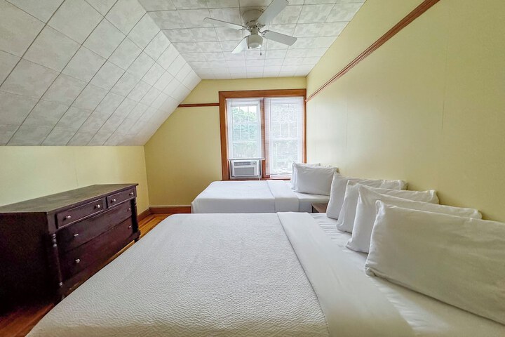 Room 123 of 324