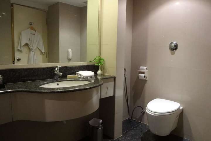 Room 33 of 56
