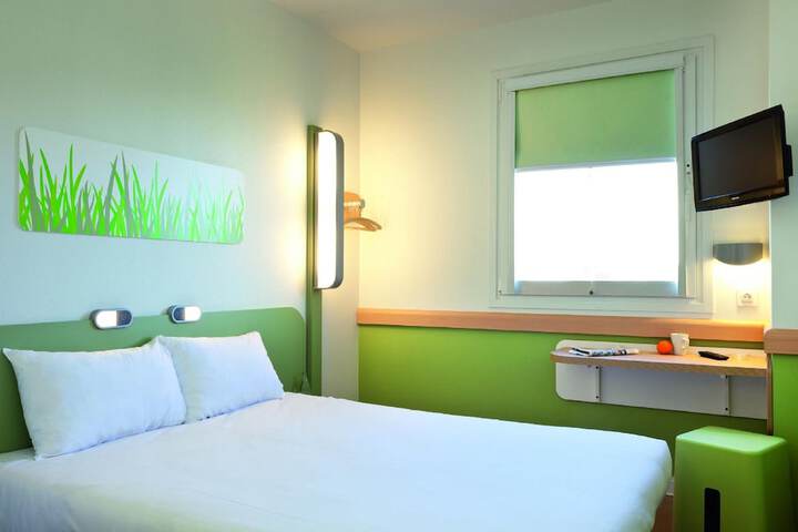 Room 4 of 34