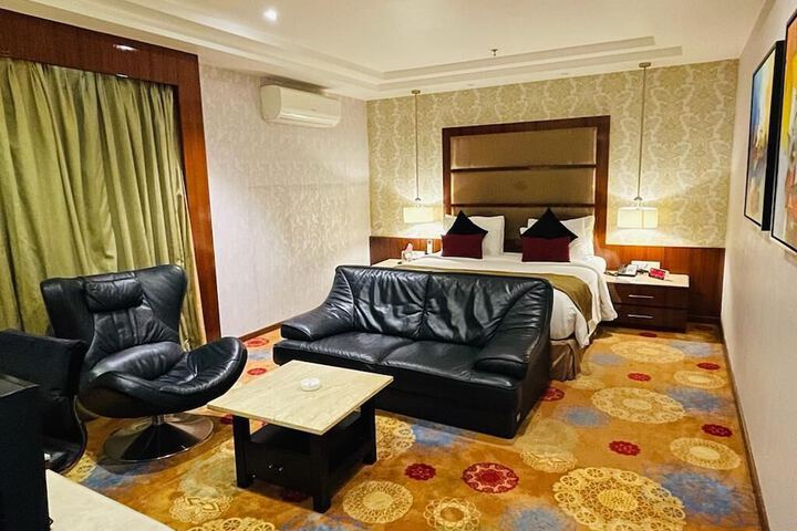 Room 13 of 47