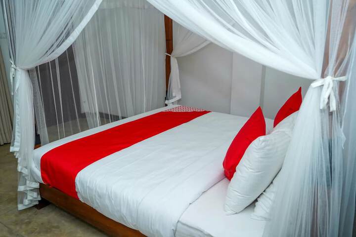 Room 6 of 17