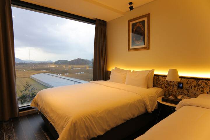 Room 140 of 190