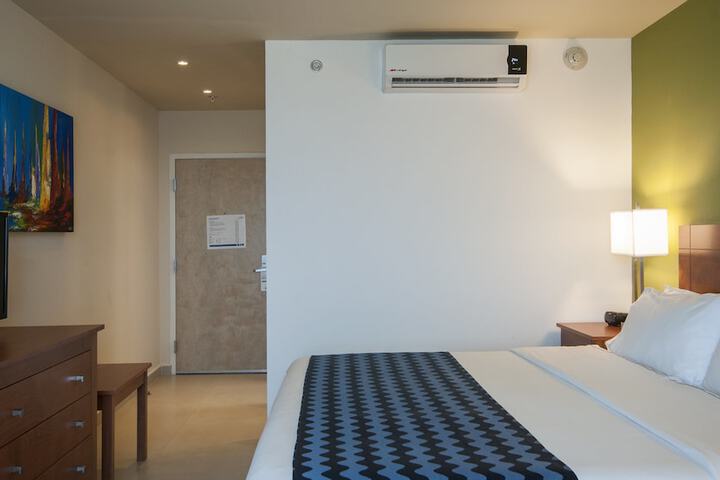 Room 21 of 93