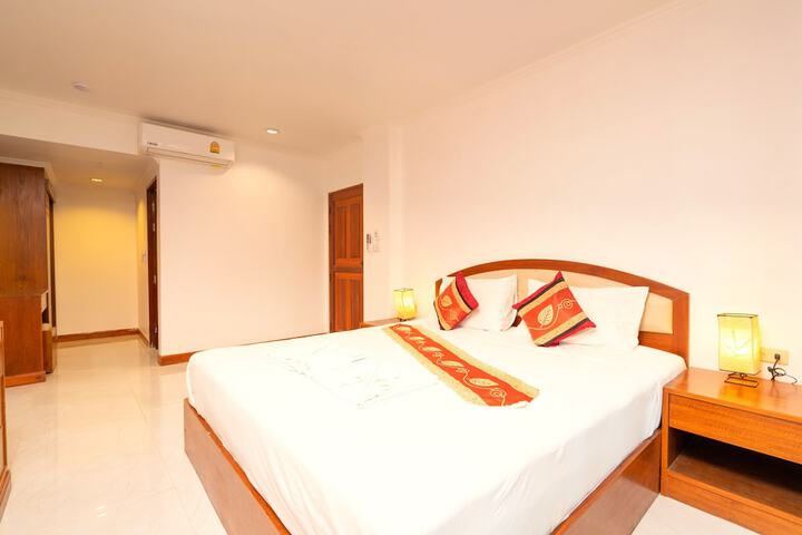 Room 10 of 164