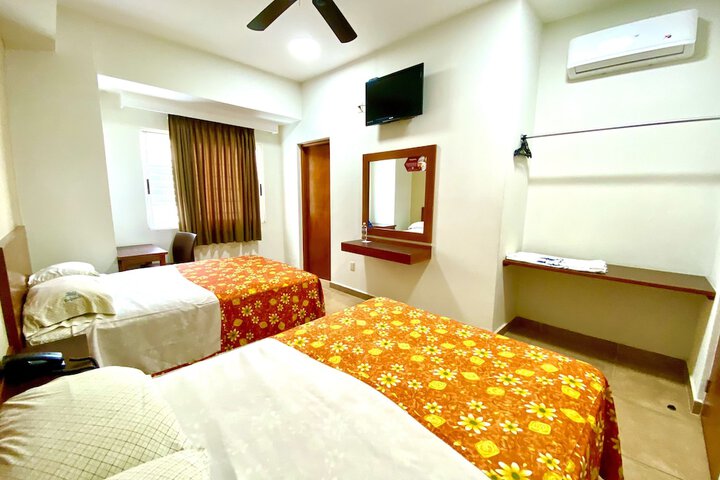 Room 8 of 22