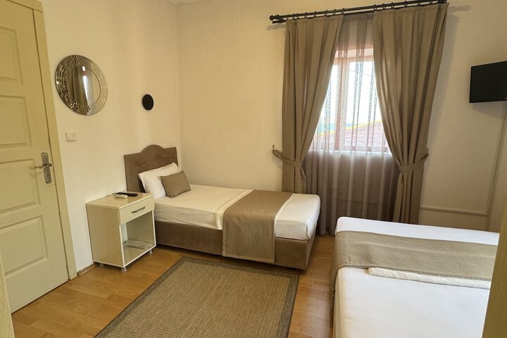 Room 6 of 39
