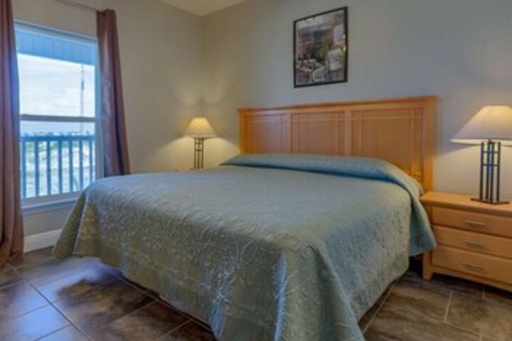 Room 33 of 38
