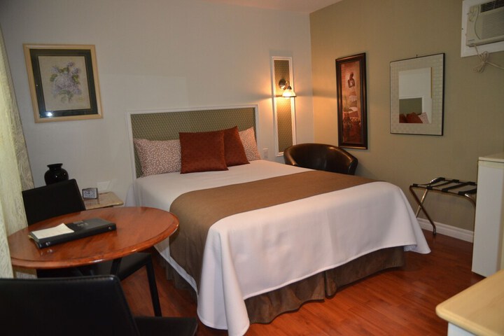 Room 8 of 49