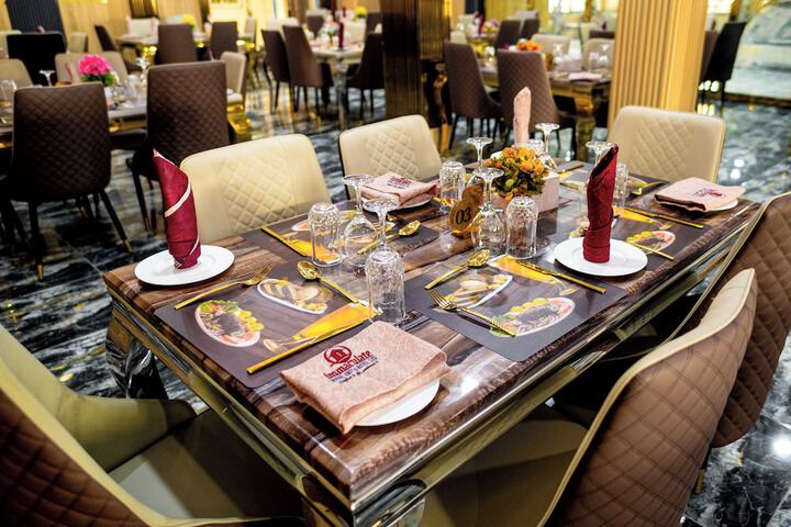 Dining 14 of 19