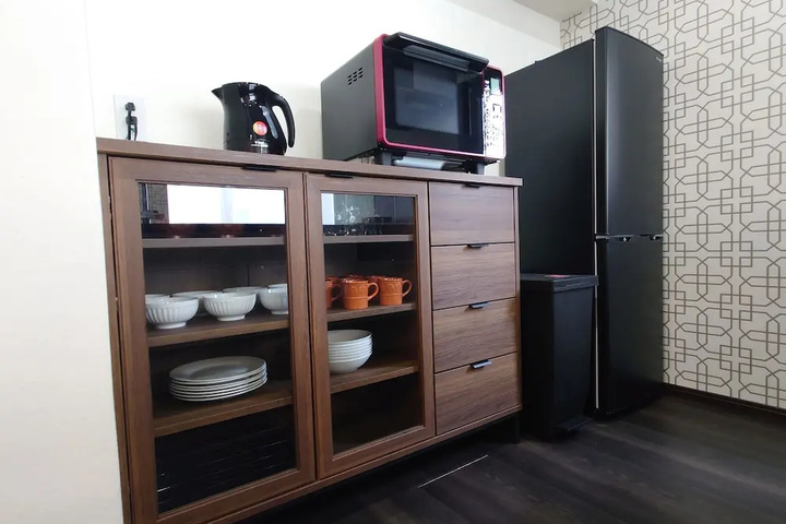 Room 5 of 16
