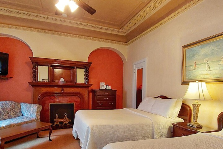 Room 6 of 125