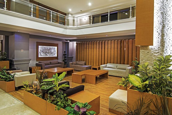 Guest Lobby