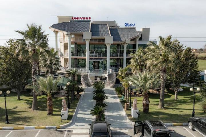 Hotel Univers Laç