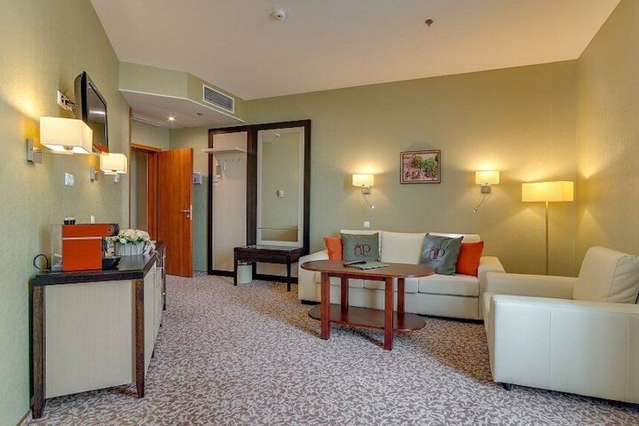 Room 17 of 57