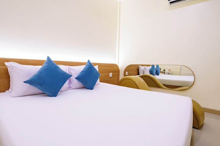 Room 5 of 19