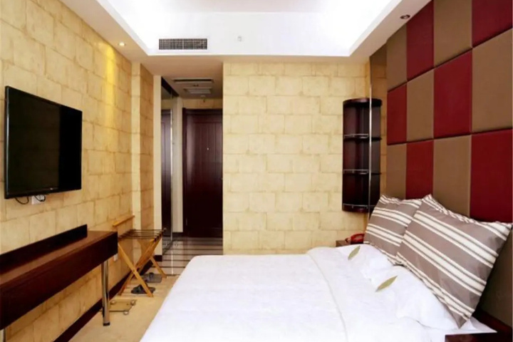 Room 2 of 11