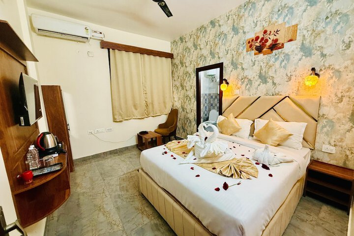 Room 5 of 25