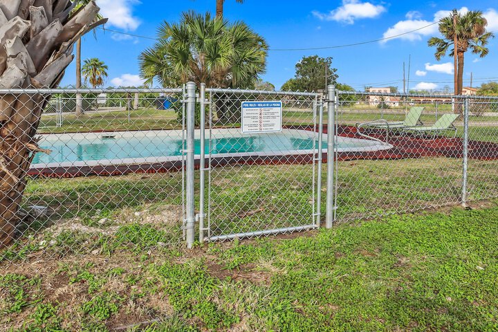 Pool 13 of 38