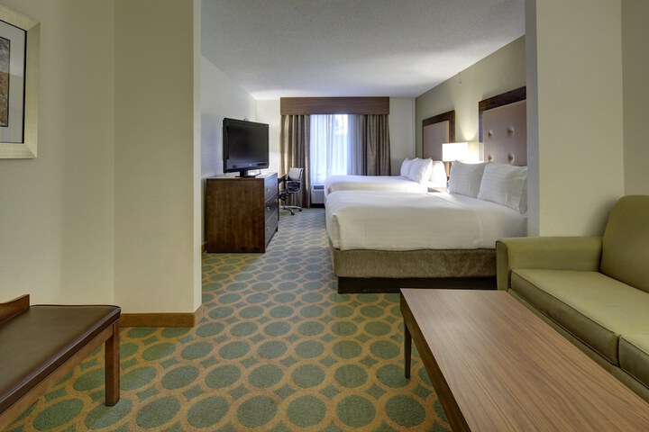 1 King Bed Suite (1 of 11)