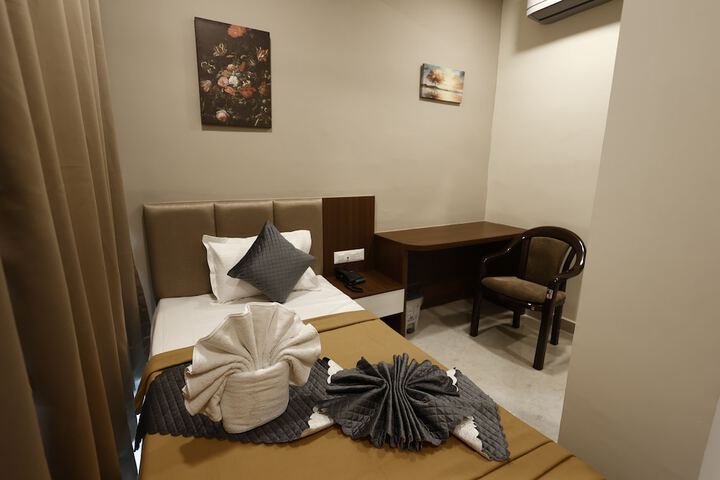 Room 16 of 31