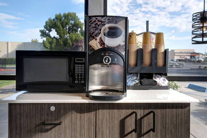 Breakfast/Coffee Service 28 of 32