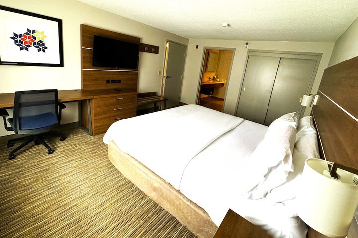 Suite King Size Bed (5 of 38)