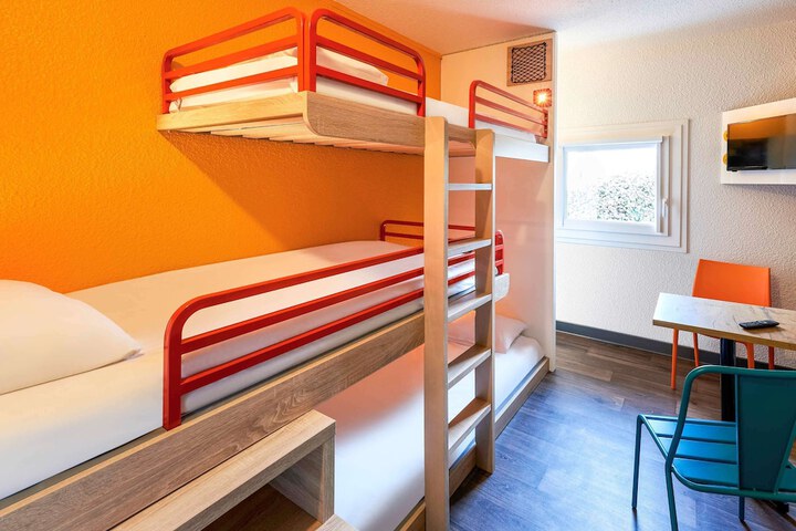 Room 2 of 66