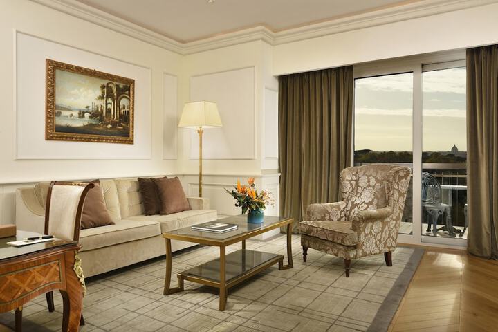 Room 53 of 114