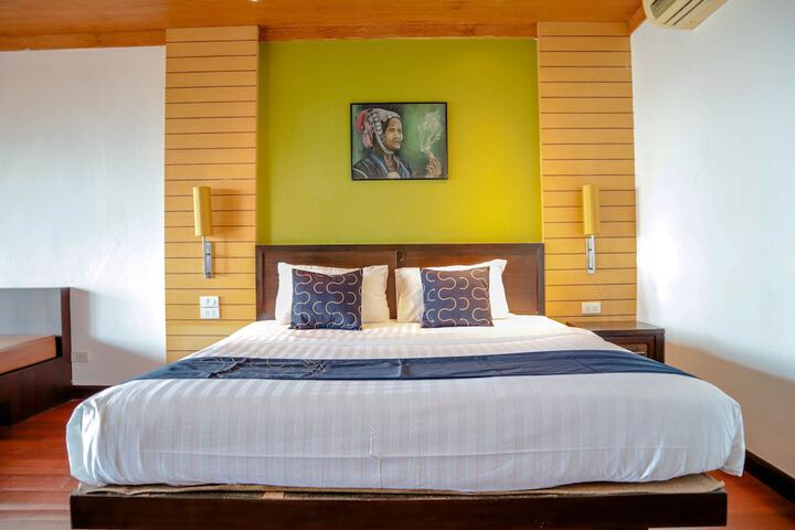 Room 4 of 160