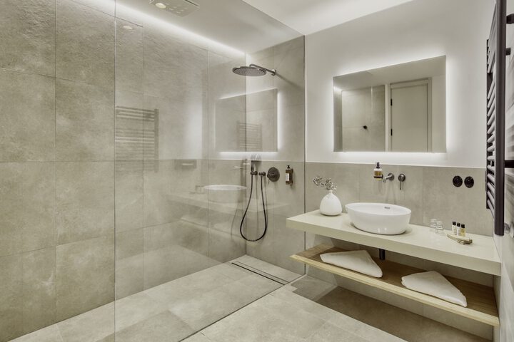 Room 15 of 26