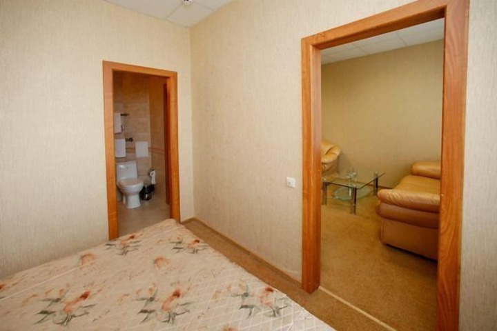 Room 15 of 40