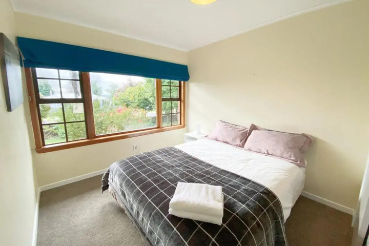 Room 2 of 14