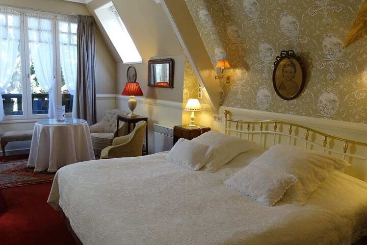 Room 6 of 38