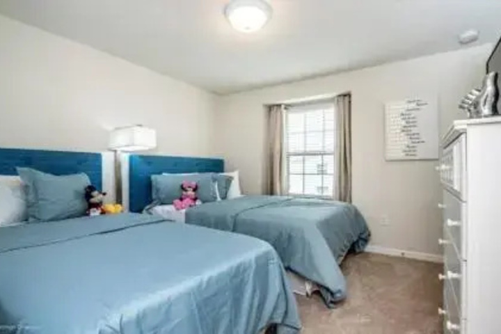 Room 2 of 9