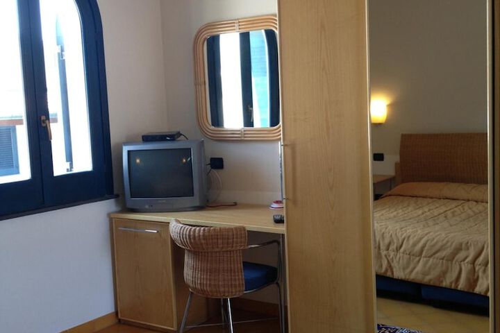 Room 7 of 40