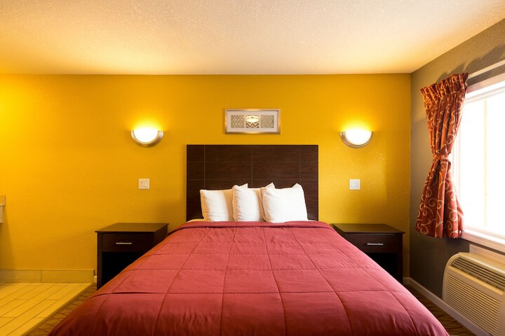 Room 6 of 30