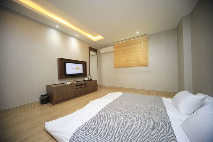 Room 41 of 119