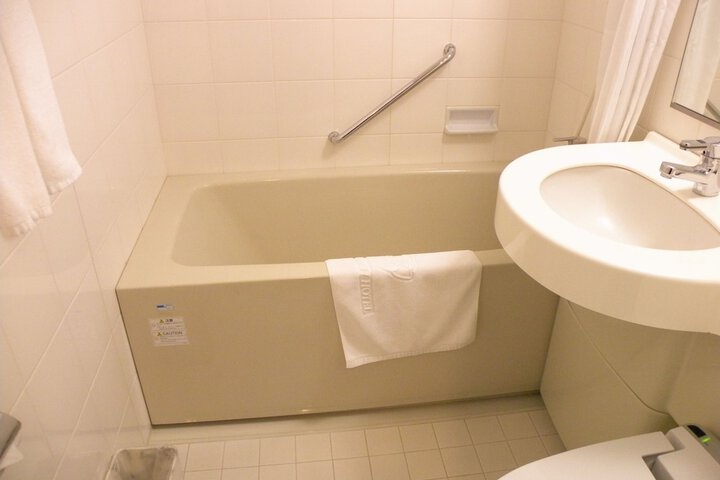 Room 10 of 38