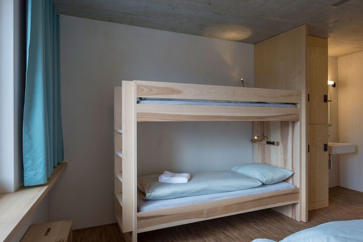 Room 11 of 38