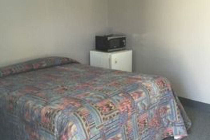 Room 17 of 37