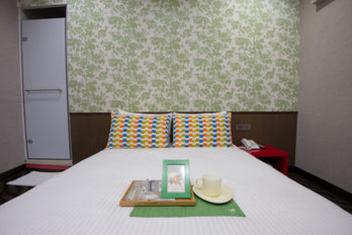 Room 12 of 23