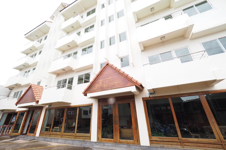Fah Place Hotel