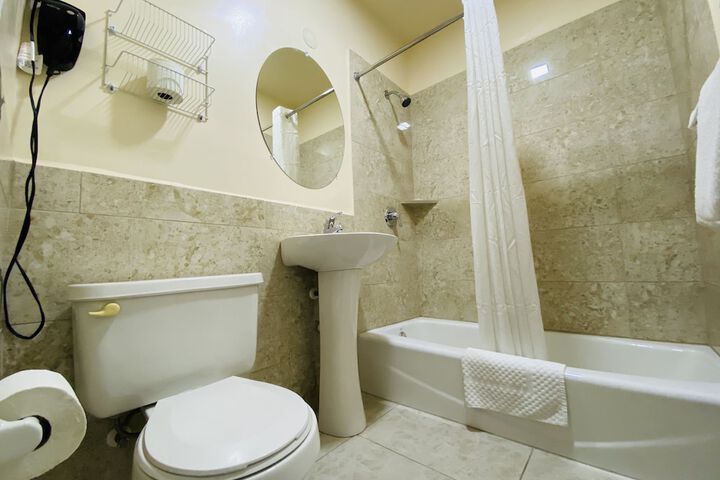 Room 17 of 27