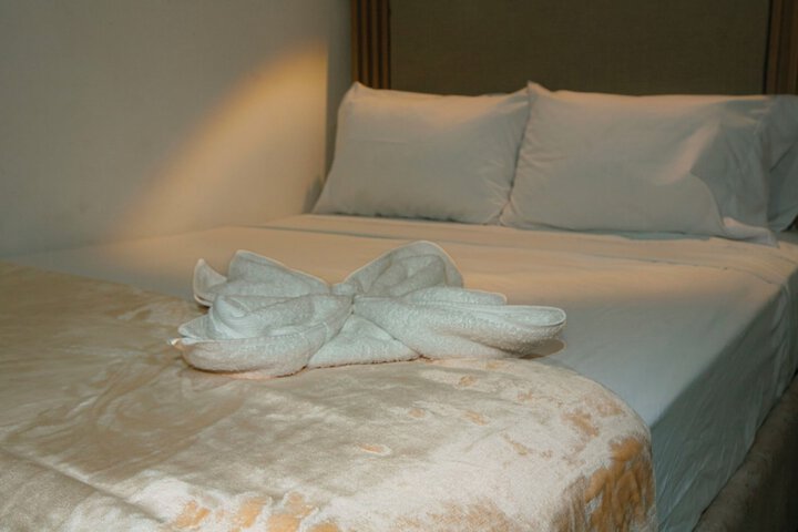 Room 6 of 39