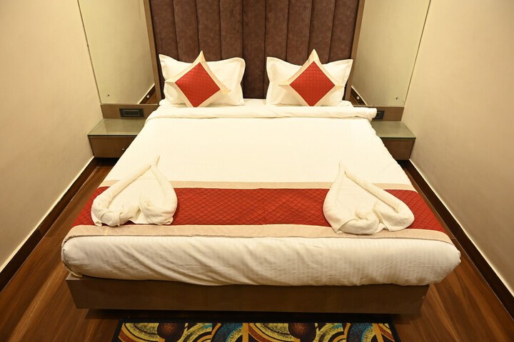 Room 11 of 35