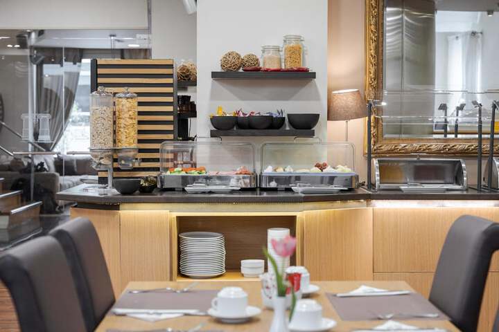 Breakfast/Coffee Service 67 of 122
