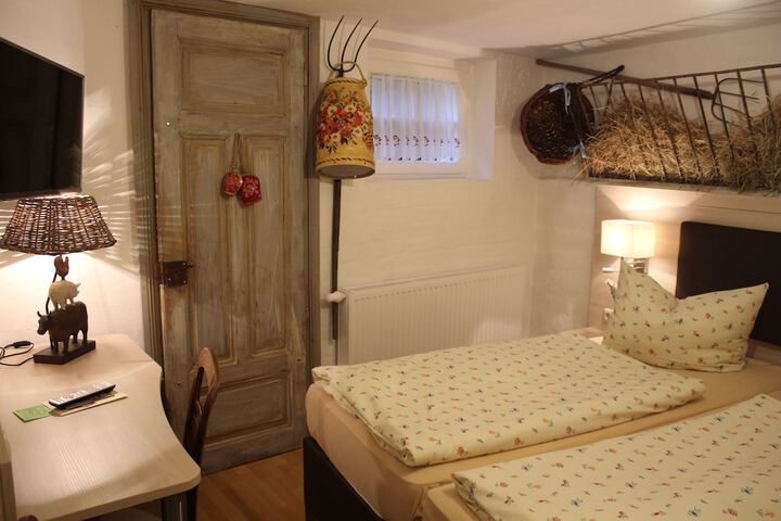 Room 7 of 61