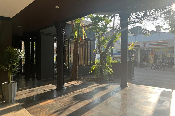 Lobby Entry