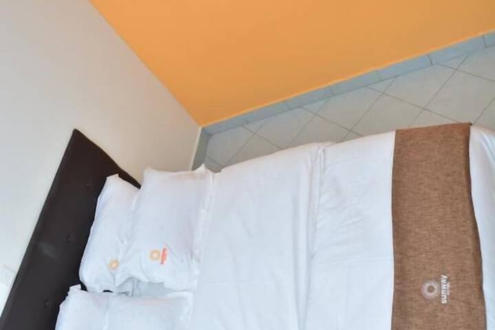 Room 14 of 17