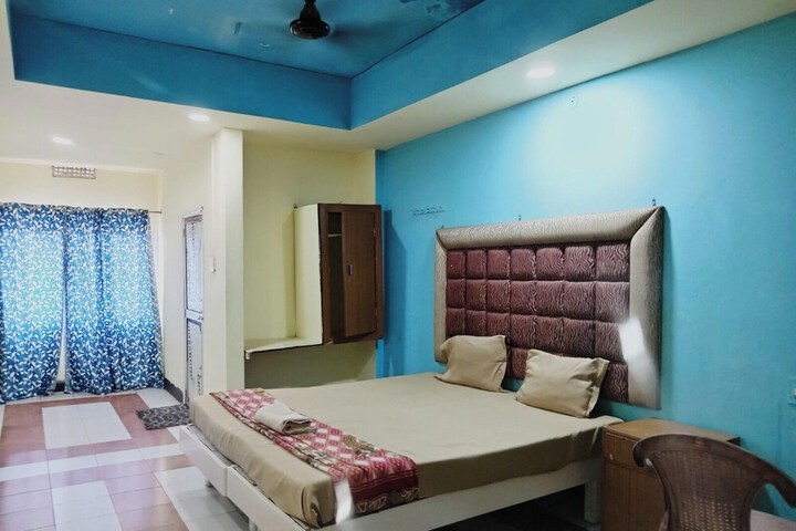 Room 5 of 17